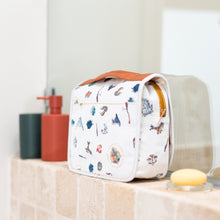 將圖片載入圖庫檢視器 Harry Potter Hanging Travel Toiletry Bag